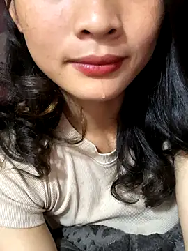 Snapshot of Kieu_xxx chatting on October 17, 2025, 2:48 am Kieu xxx online show from October 17, 2025, 2:48 am