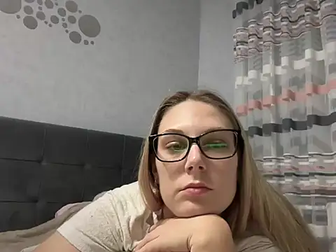 NikexPretty online show from October 10, 2025, 8:41 pm