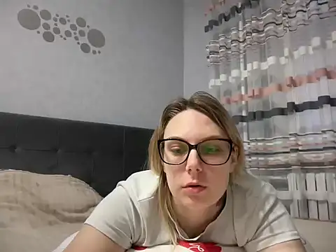 NikexPretty online show from April 9, 2026, 4:12 pm