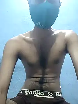 GirlsCrush  online show from September 18, 2025, 6:10 pm