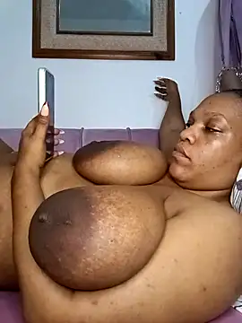 HappygalTheQueen online show from February 19, 2026, 8:05 pm