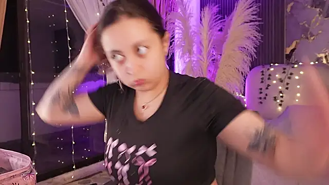 SarahCastro1  online show from March 23, 2026, 3:21 am