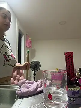 Snapshot of SarahCastro1_ chatting on July 10, 2026, 11:29 pm SarahCastro1 online show from July 10, 2026, 11:29 pm