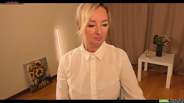 sexmom8 online show from October 9, 2025, 10:13 am