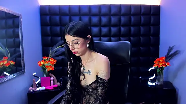 Dulce Miaa  online show from June 19, 2026, 6:34 pm