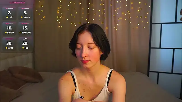 JuanaFriesz online show from February 5, 2026, 9:14 am