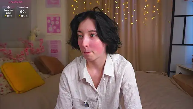 JuanaFriesz online show from March 7, 2026, 9:28 am