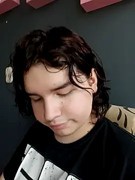 Snapshot of damienbeltmonth chatting on October 25, 2025, 7:52 pm damienbeltmonth online show from October 25, 2025, 7:52 pm