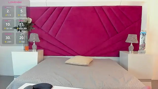 VeraGarnier online show from September 18, 2025, 7:49 pm