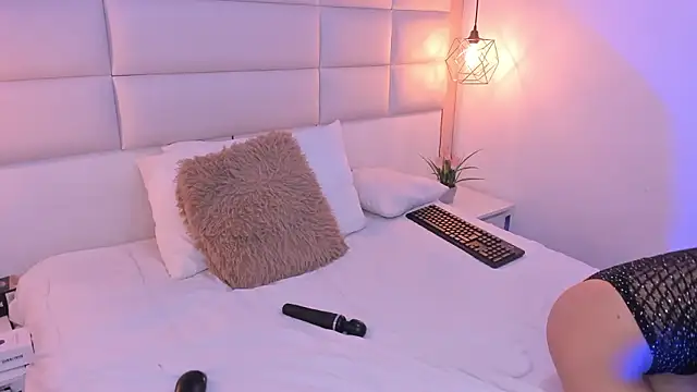 Lucia jane online show from January 17, 2026, 9:18 pm