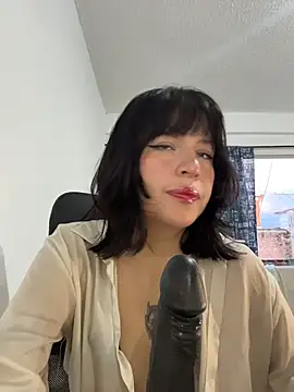 Snapshot of aliciia_23 chatting on November 21, 2025, 10:52 pm aliciia 23 online show from November 21, 2025, 10:52 pm