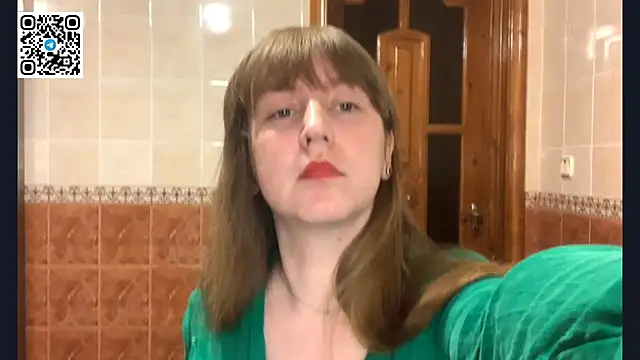 MaroonMoon  online show from September 11, 2025, 7:25 pm