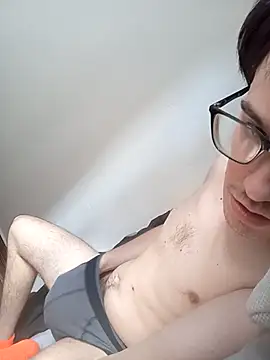 oscartres online show from October 22, 2025, 2:06 pm