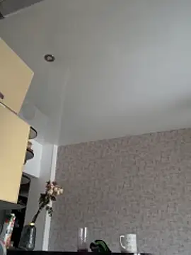 VesperaCeleste online show from February 12, 2026, 5:02 am