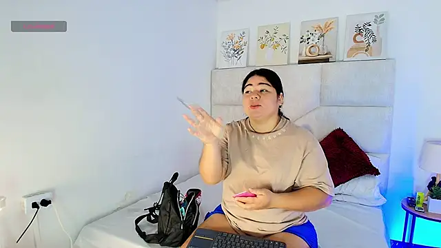 Snapshot of elizawiliamst chatting on June 12, 2026, 12:15 pm elizawiliamst online show from June 12, 2026, 12:15 pm