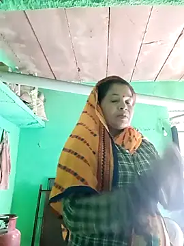 Manavi x online show from April 4, 2026, 2:21 am