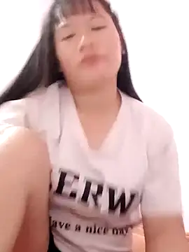 V-vivu-V online show from October 1, 2025, 2:01 pm