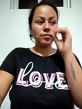 camila-titis online show from February 14, 2026, 4:09 am