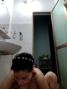 simsim-00 online show from April 14, 2026, 8:15 pm