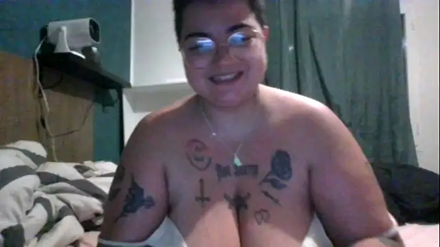 Snapshot of PirateXL chatting on April 27, 2026, 11:47 pm PirateXL online show from April 27, 2026, 11:47 pm