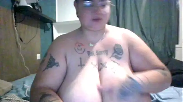 Snapshot of PirateXL chatting on May 15, 2026, 10:50 pm PirateXL online show from May 15, 2026, 10:50 pm