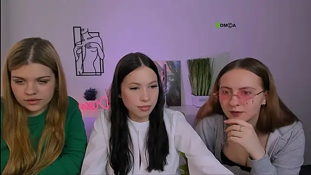 mila glow1 online show from September 16, 2025, 9:21 am