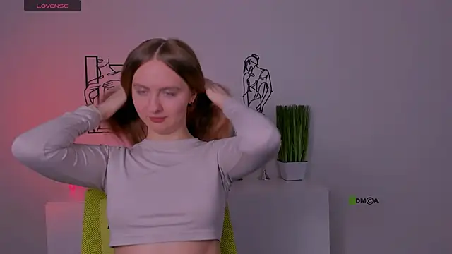 mila glow1 online show from October 1, 2025, 7:31 pm