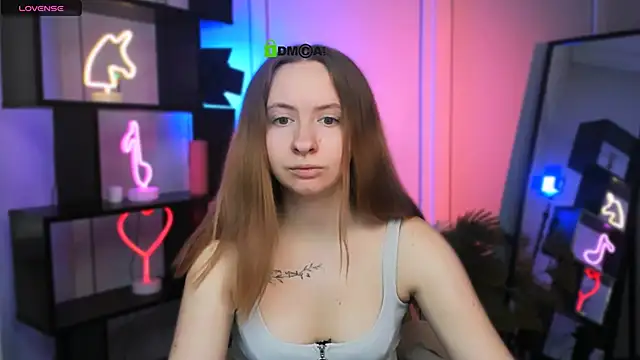 mila glow1 online show from December 3, 2025, 12:25 pm