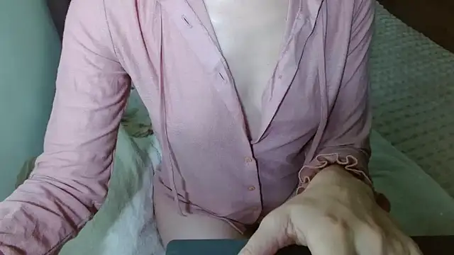 Snapshot of LorraineOSun chatting on February 14, 2026, 6:15 pm LorraineOSun online show from February 14, 2026, 6:15 pm