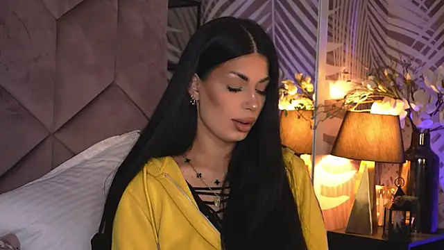 Snapshot of EvaRhea chatting on February 3, 2026, 4:32 am EvaRhea online show from February 3, 2026, 4:32 am