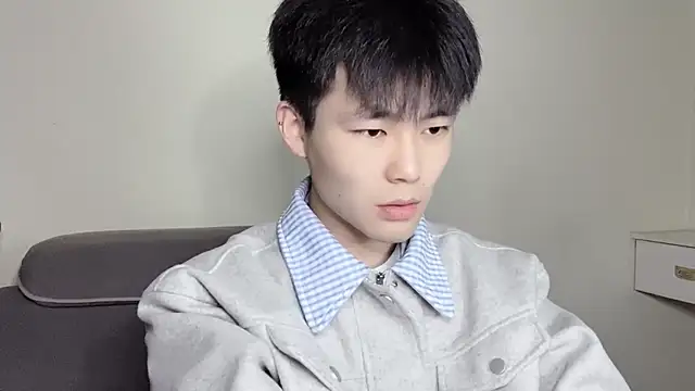 xiaoyang5200 online show from November 25, 2025, 2:17 pm