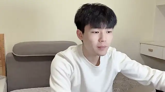 xiaoyang5200 online show from December 16, 2025, 3:39 pm