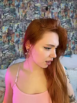 LunaMillie online show from April 10, 2026, 10:53 am