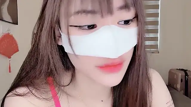 Snapshot of MaiLiiil chatting on September 12, 2025, 4:12 am MaiLiiil online show from September 12, 2025, 4:12 am