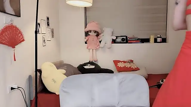 Snapshot of MaiLiiil chatting on November 4, 2025, 3:33 pm MaiLiiil online show from November 4, 2025, 3:33 pm