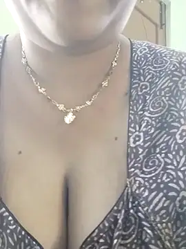 Geetha227 online show from September 28, 2025, 4:07 am