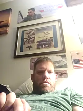 Snapshot of Iceman198244 chatting on October 21, 2025, 12:28 pm Iceman198244 online show from October 21, 2025, 12:28 pm