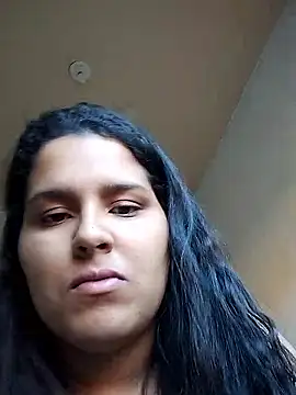 lauramartins7 online show from January 11, 2026, 7:30 pm