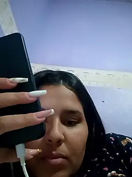 lauramartins7 online show from January 15, 2026, 7:35 am