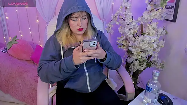 Jenny Wolridge  online show from February 10, 2026, 12:04 am