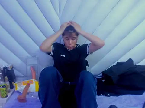 Bruno Cruzz online show from November 30, 2025, 3:43 am