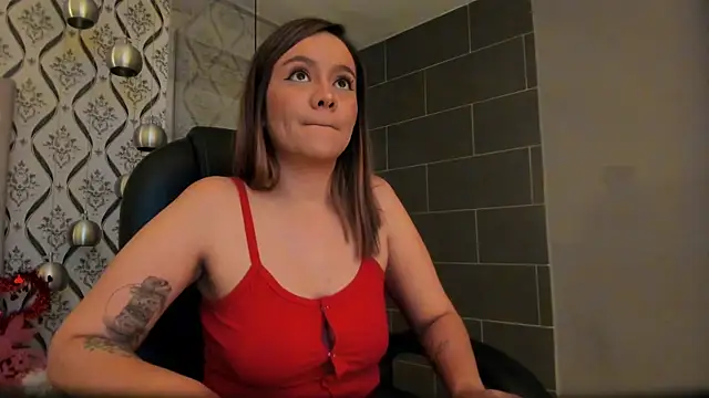 Sky Junne online show from December 1, 2025, 6:02 pm