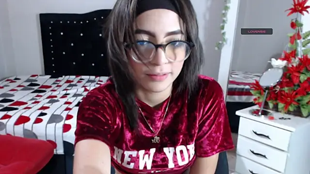 Coraline Playful online show from September 20, 2025, 12:50 pm