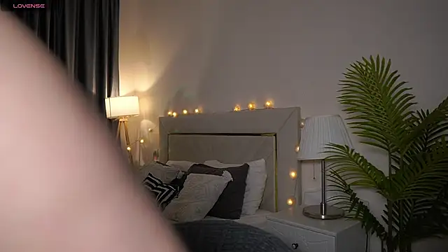 Alissa S online show from December 7, 2024, 7:38 am