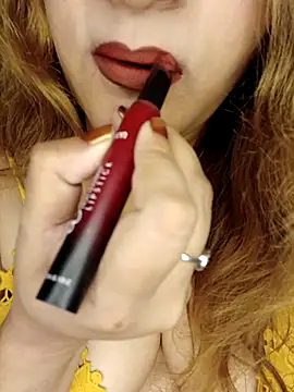 Snapshot of Queen-kohinoor chatting on November 14, 2025, 12:37 pm Queen-kohinoor online show from November 14, 2025, 12:37 pm