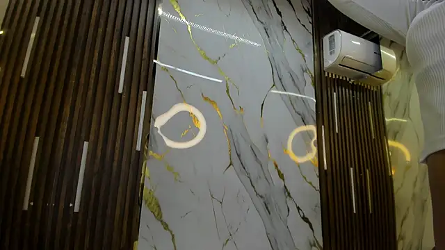 VictoriaDuart online show from October 22, 2025, 8:41 pm