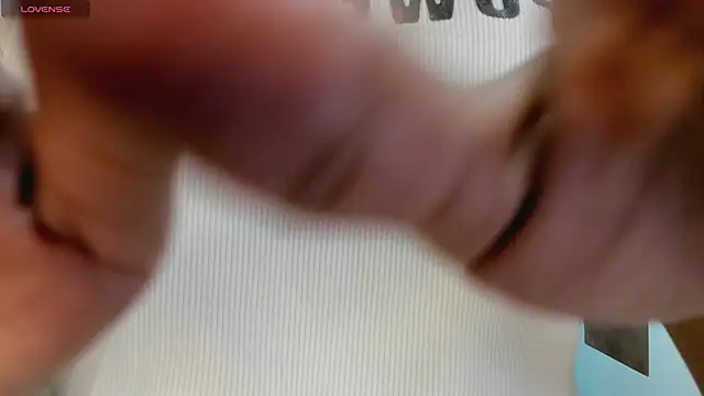 VictoriaDuart online show from February 8, 2026, 8:01 pm