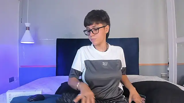 Tsuki Maru online show from November 16, 2025, 8:36 pm