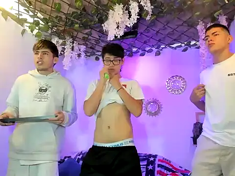 danihot 06 online show from October 14, 2025, 8:31 pm