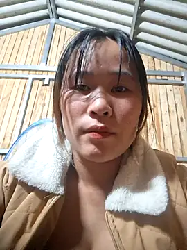 ALIENHR38 online show from November 1, 2025, 3:25 pm